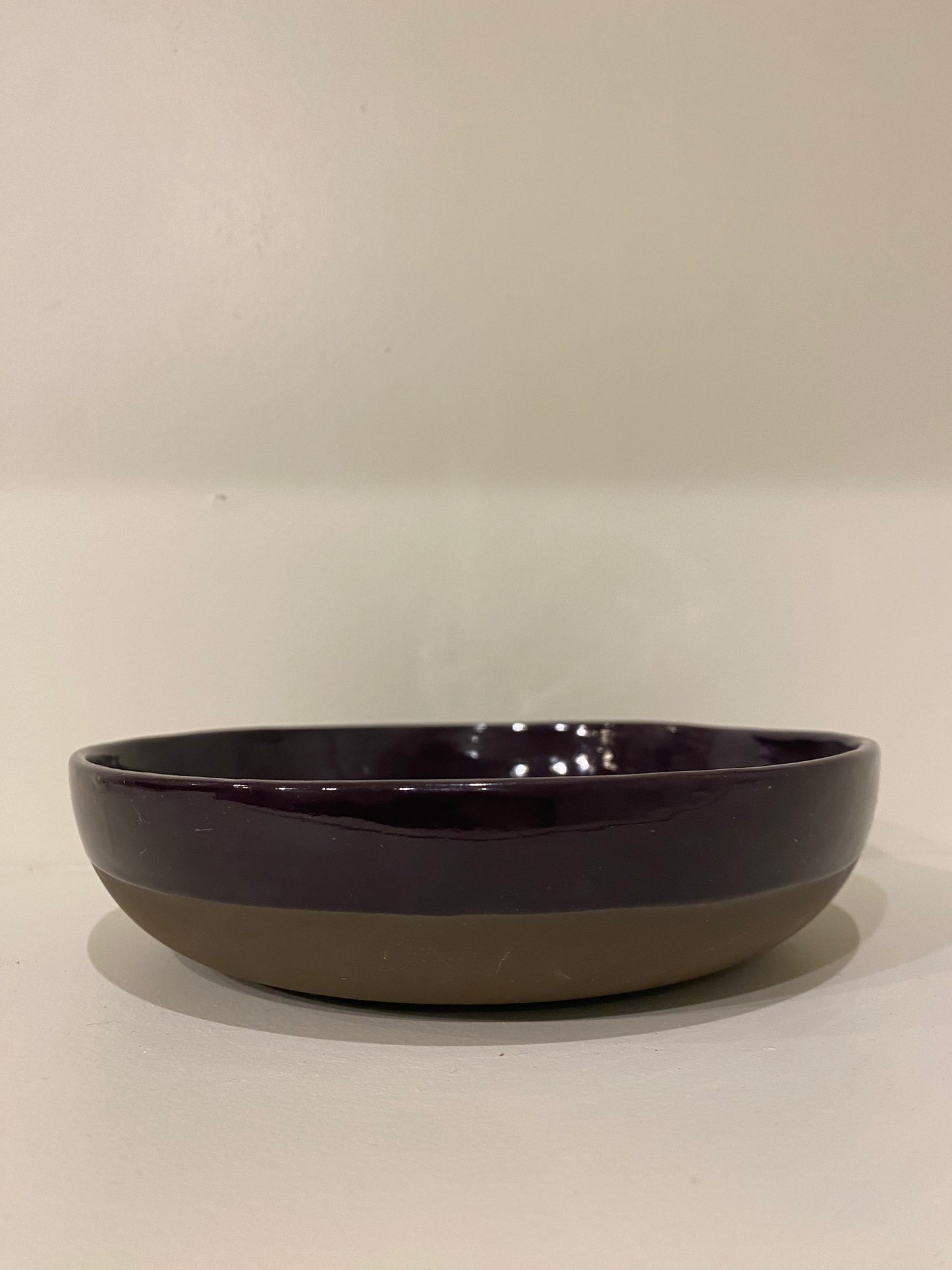 Low bowl in colour Aubergine