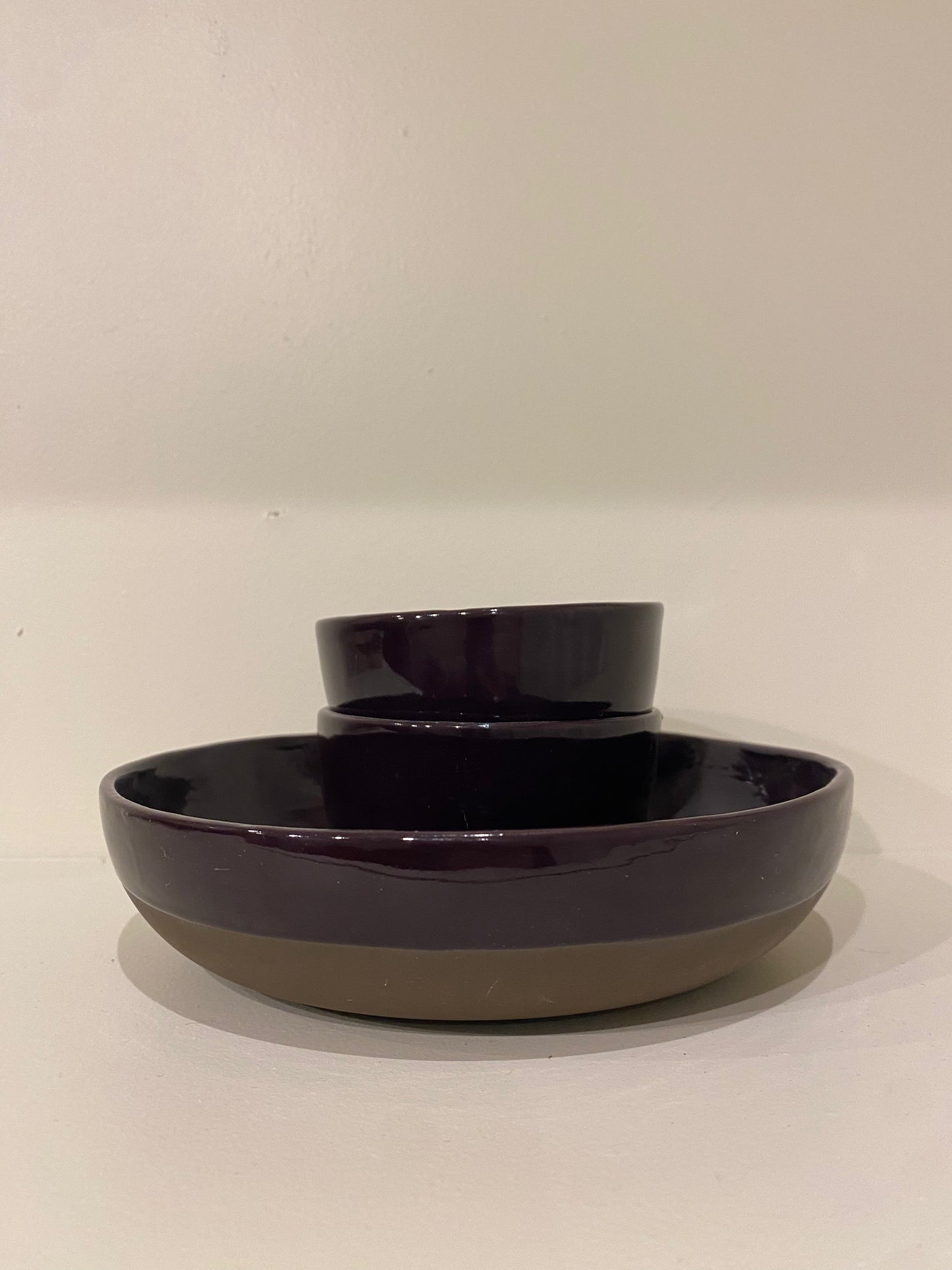 Low bowl in colour Aubergine